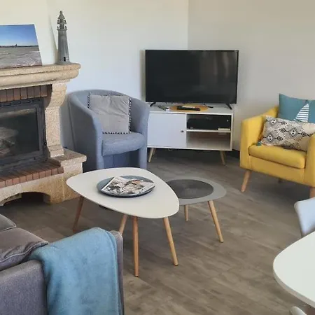 Maison Typique Royannaise Dans Un Quartier Calme *